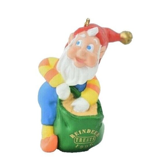 Hallmark Keepsake Ornament Collectors Club 1996 Vintage Rudolphs Helper - Picture 1 of 5